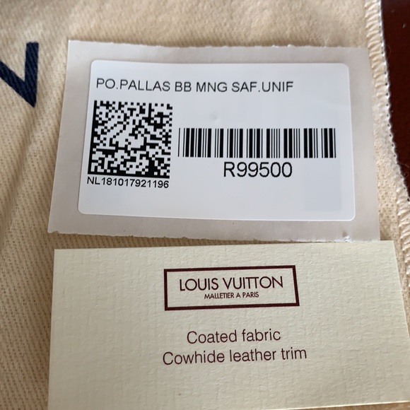 New with tags employees pochettes Louis Vuitton - Picture 2 of 11